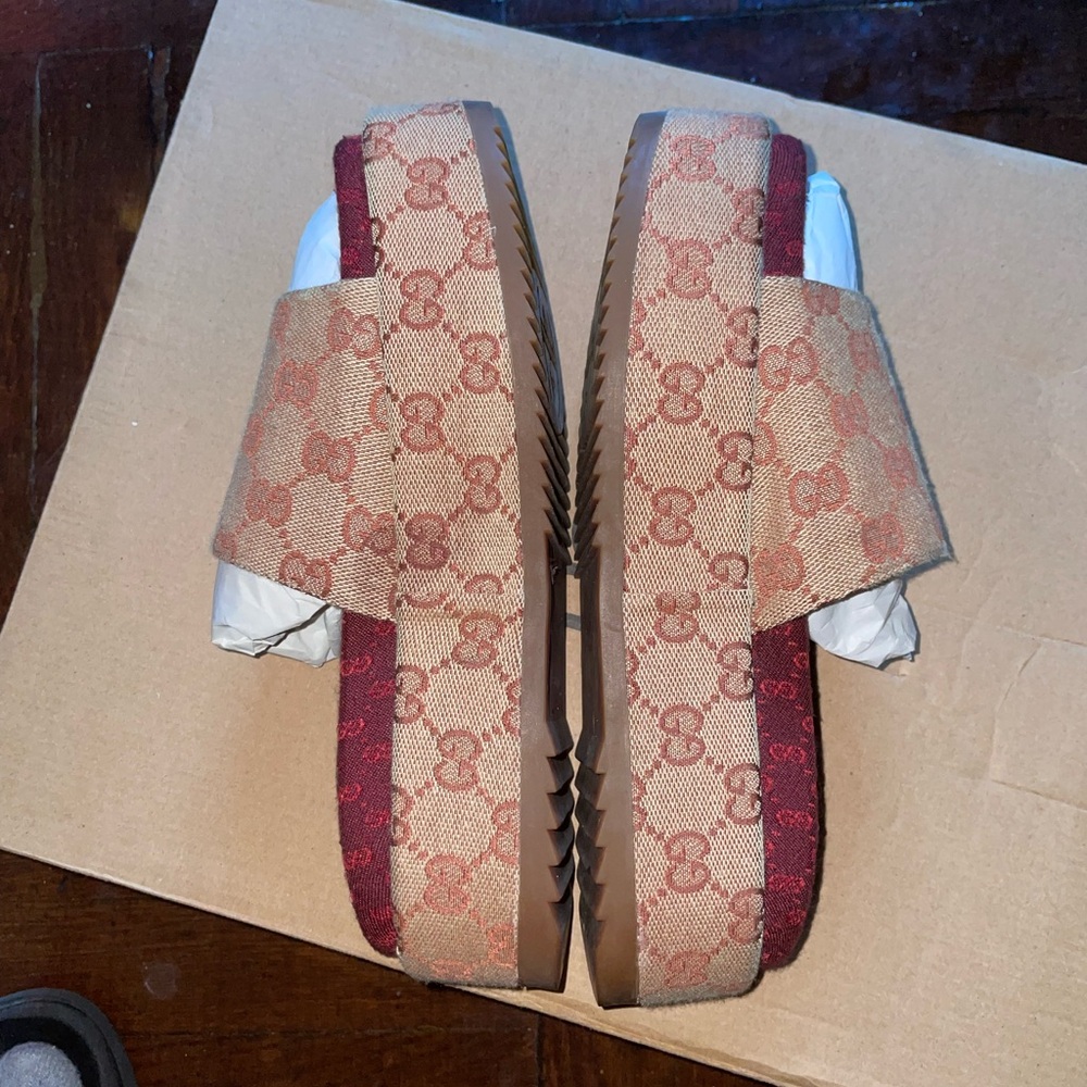 Gucci Slippers - Picture 3 of 4